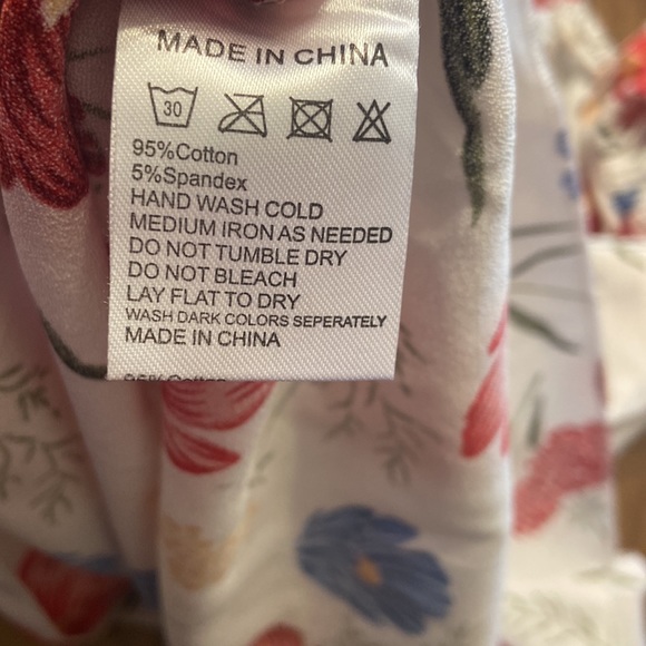 🏫5/2510/50🏫 Dramatic sleeve floral top by and the why size large - Picture 6 of 8